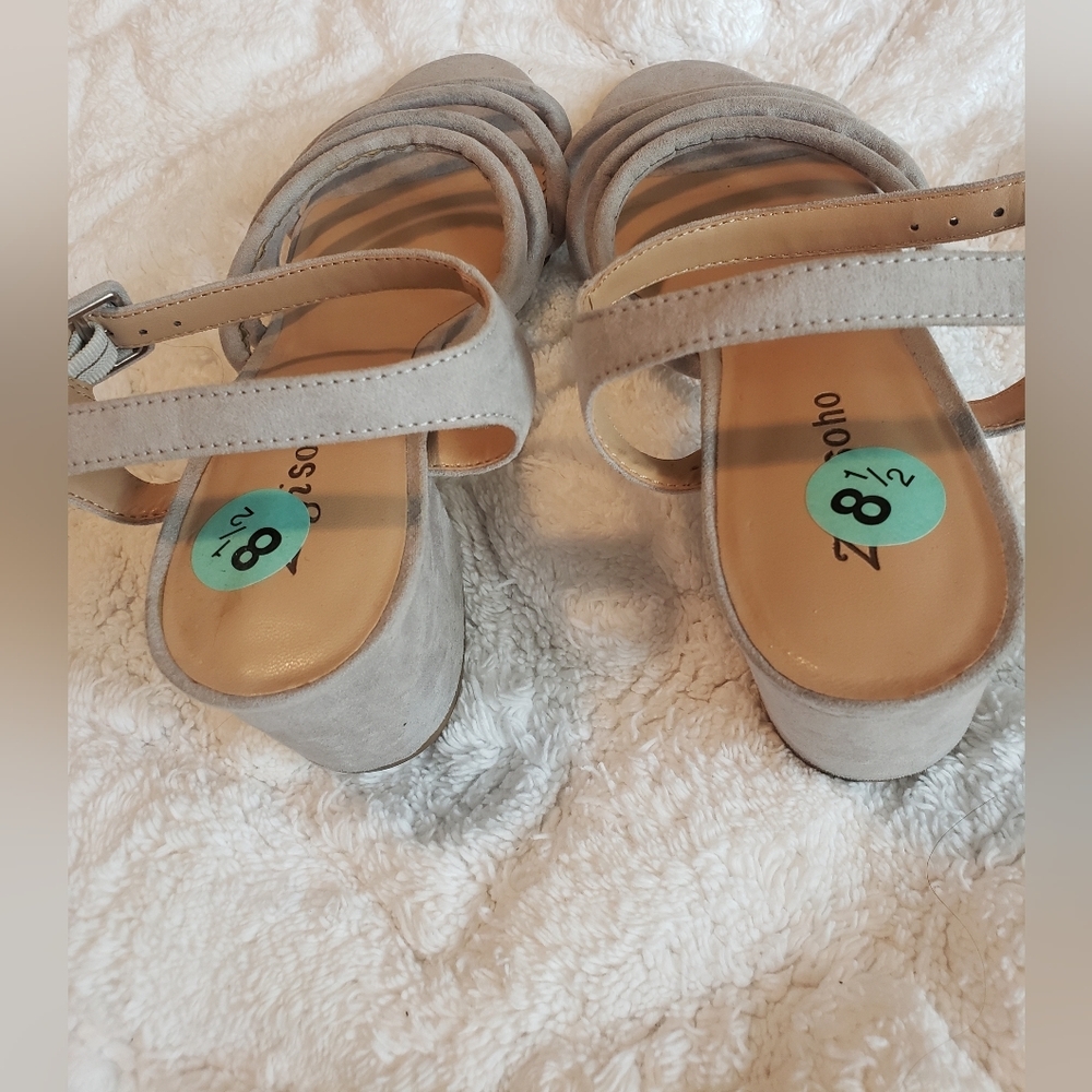 New Sandals - Picture 5 of 6